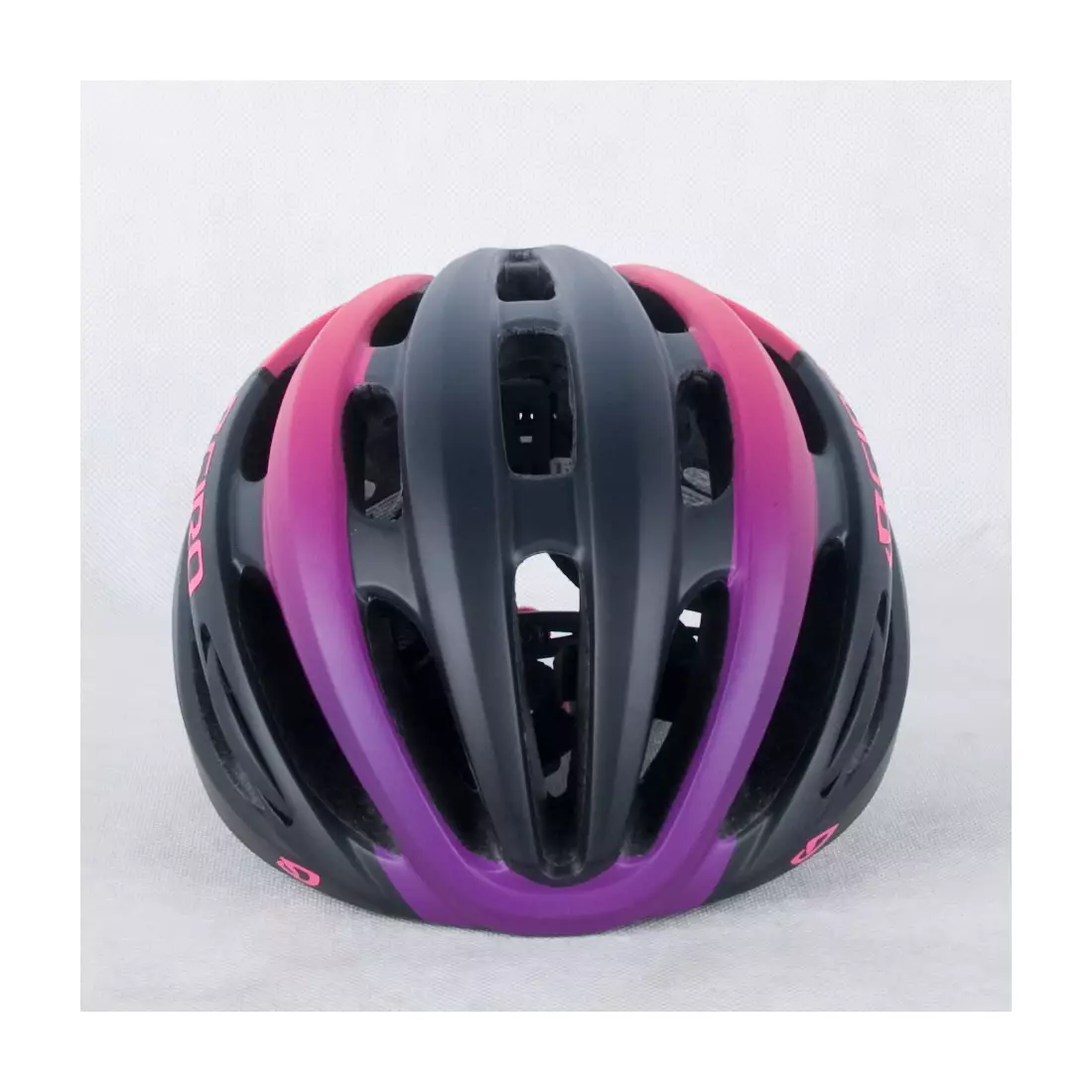 GIRO SAGA - dámská cyklistická přilba, černo-růžová