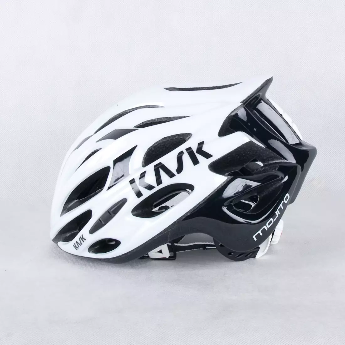 MOJITO HELMET - cyklistická helma CHE00044.205 Bianco-Nero