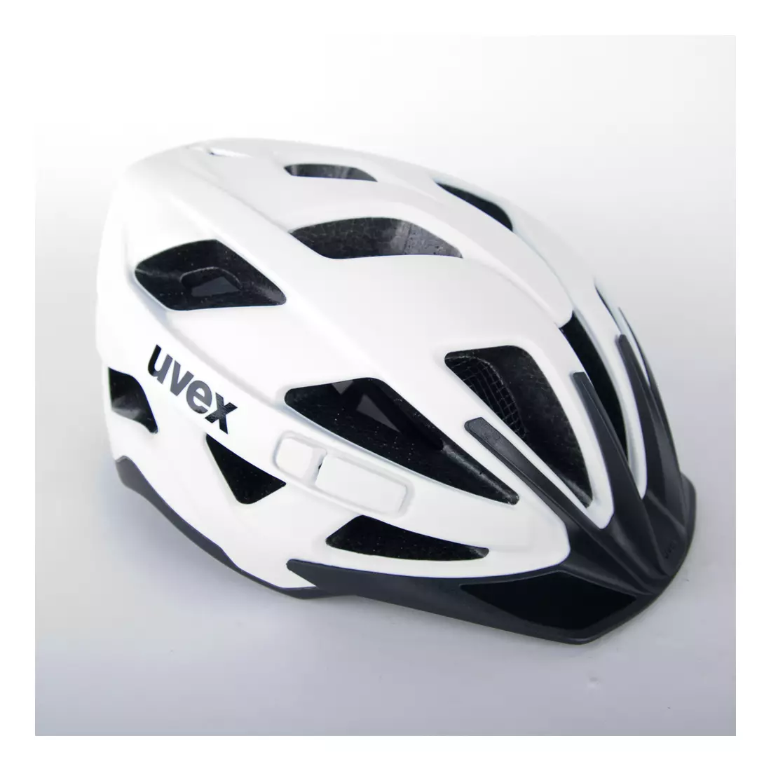 Cyklistická přilba UVEX Active CC, matná bílá