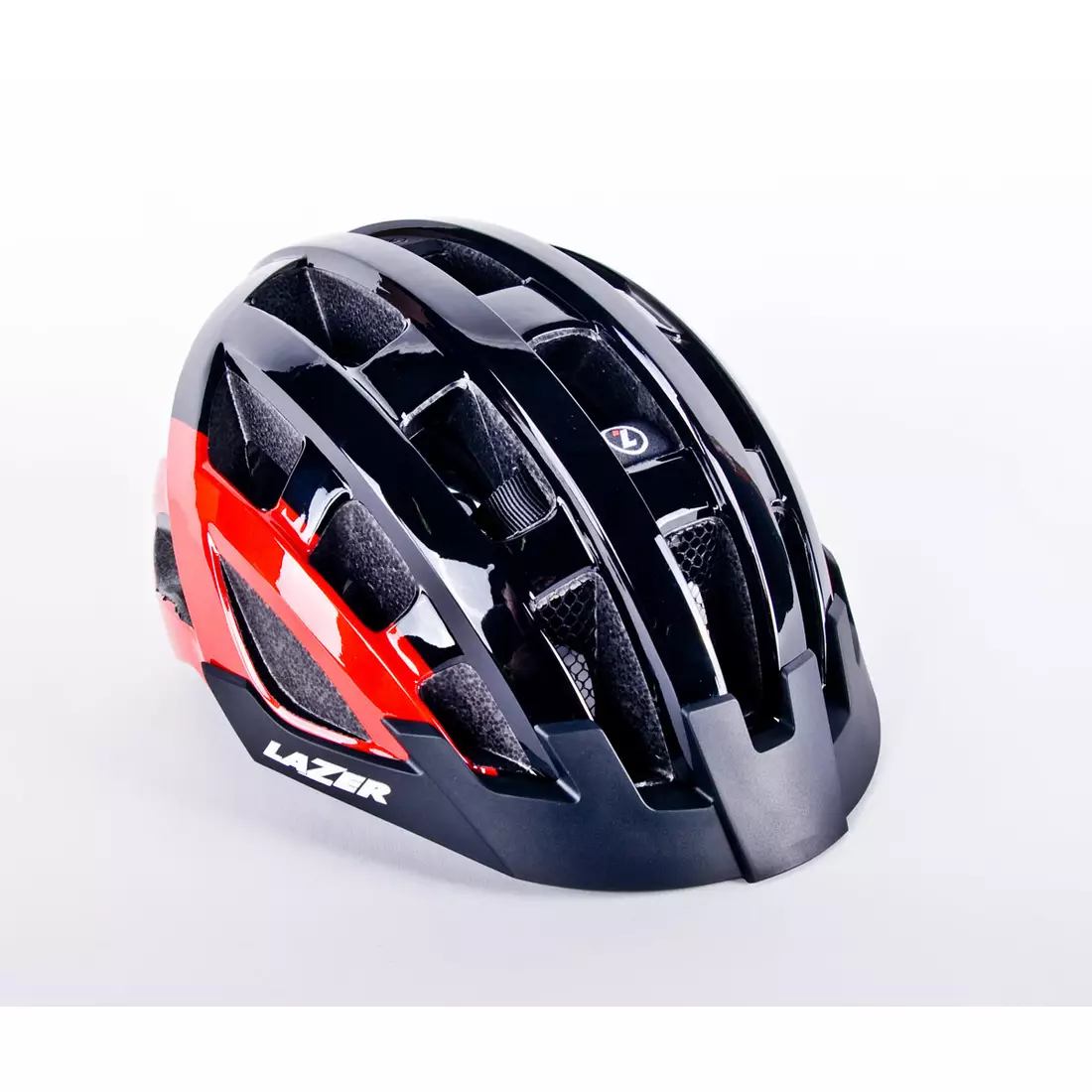 LAZER Compact DLX cyklistická helma LED síť proti hmyzu červený černý lesk