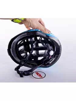 LAZER Compact DLX cyklistická helma LED síťka proti hmyzu modrá černá lesklá