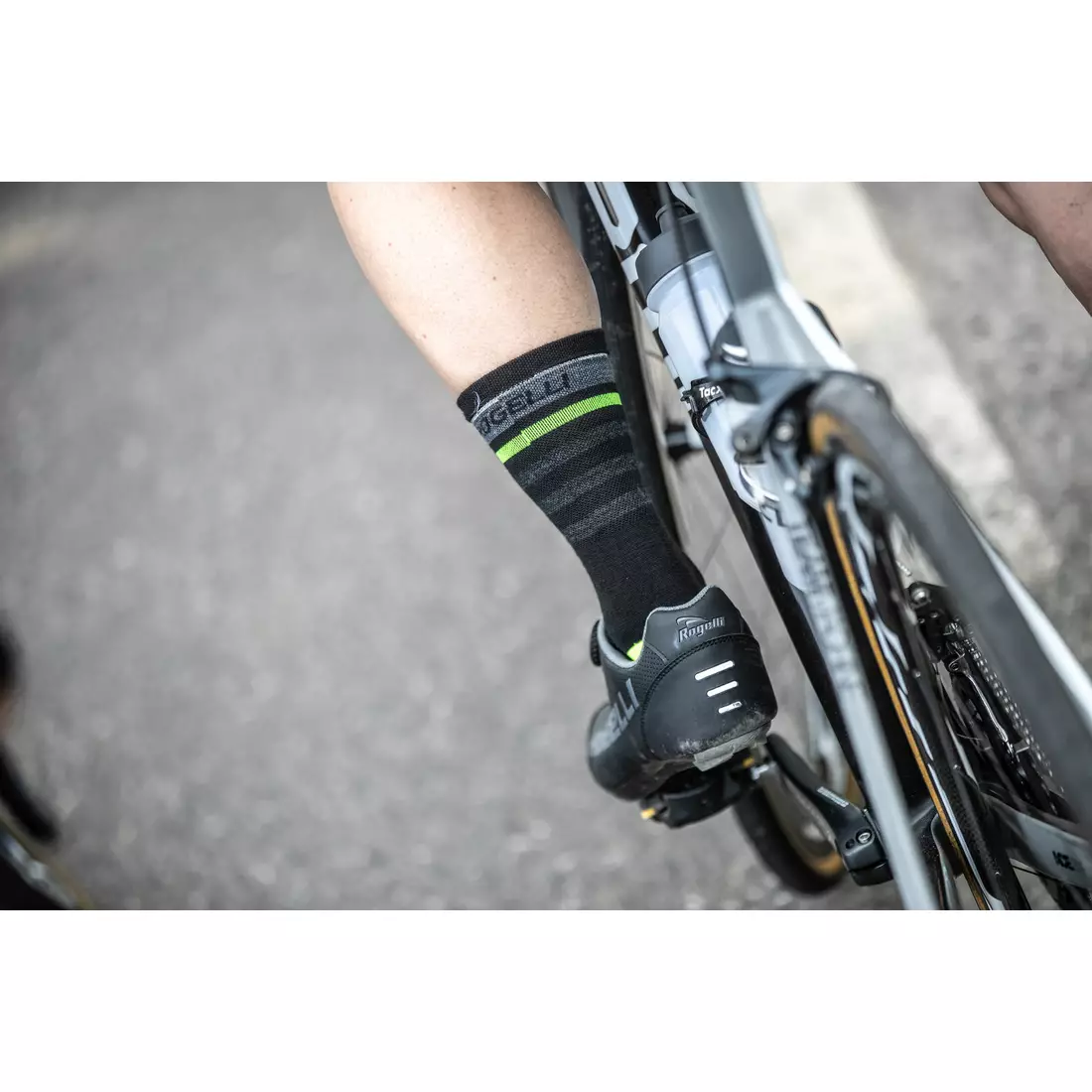 Rogelli MIDNIGHT RCS-13 cyklistické ponožky 007.148 Černá / Fluor žlutá