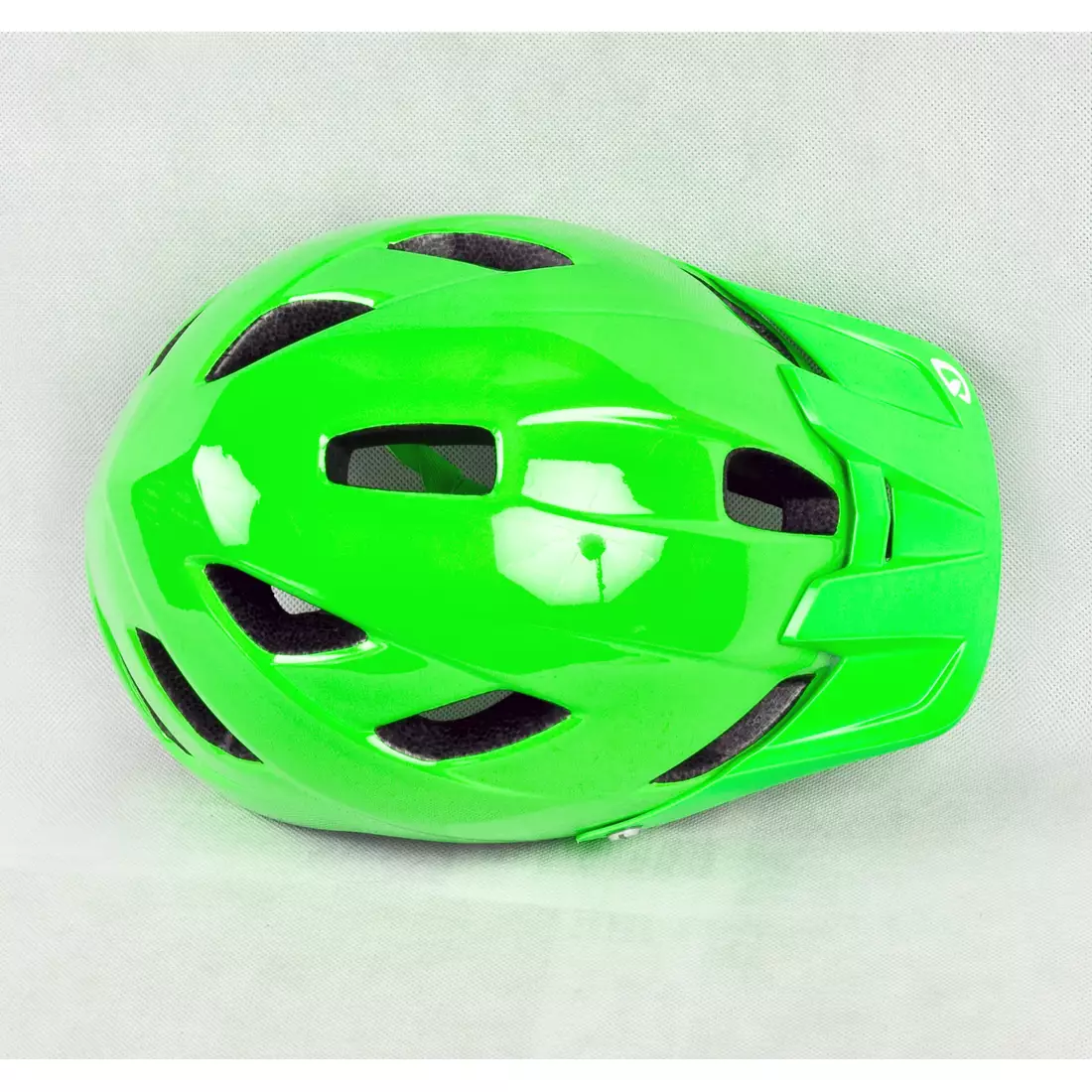 Cyklistická přilba GIRO FEATURE, zelená