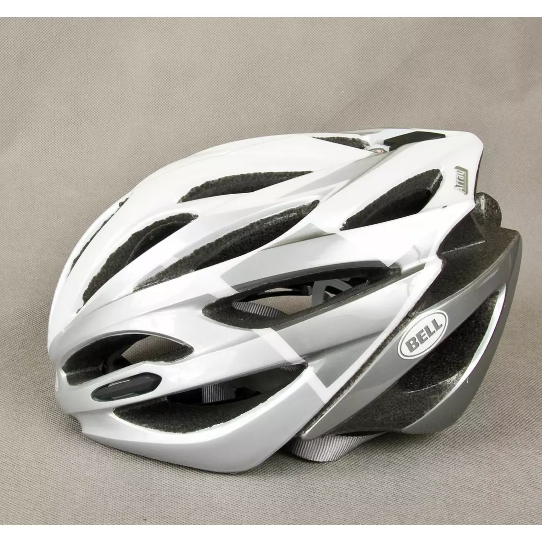 BELL ARRAY - cyklistická přilba - silniční, barva: Bílá a stříbrná