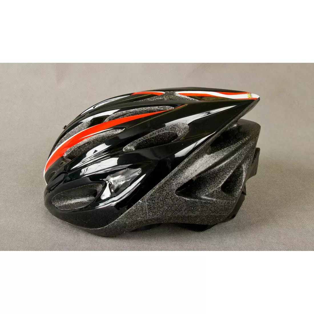 Cyklistická helma BELL SOLAR černo červená