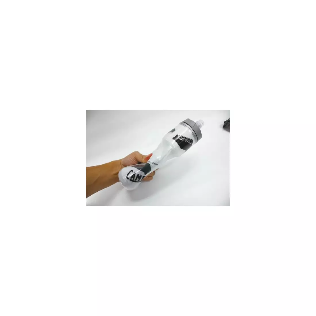 CAMELBAK Quick Grip Chill termální láhev 21oz/ 621 ml elektrická modrá INTL 62432-IN SS16