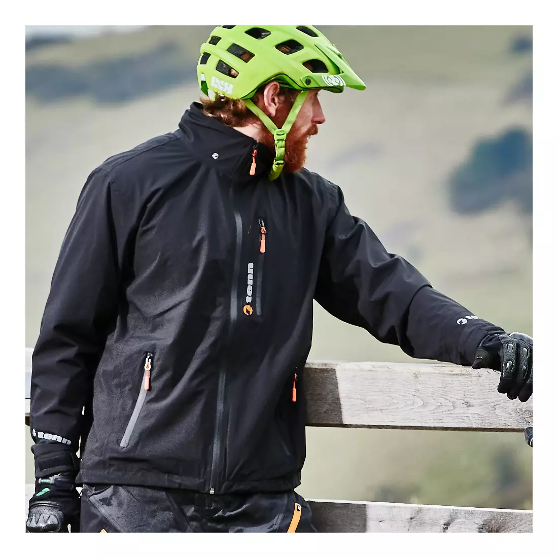 TENN OUTDOORS SWIFT nepromokavá cyklistická bunda s kapucí, černá